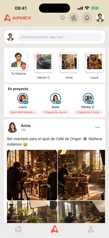 Feed de la comunidad con historias y publicaciones de montajes de otros equipos de arte.